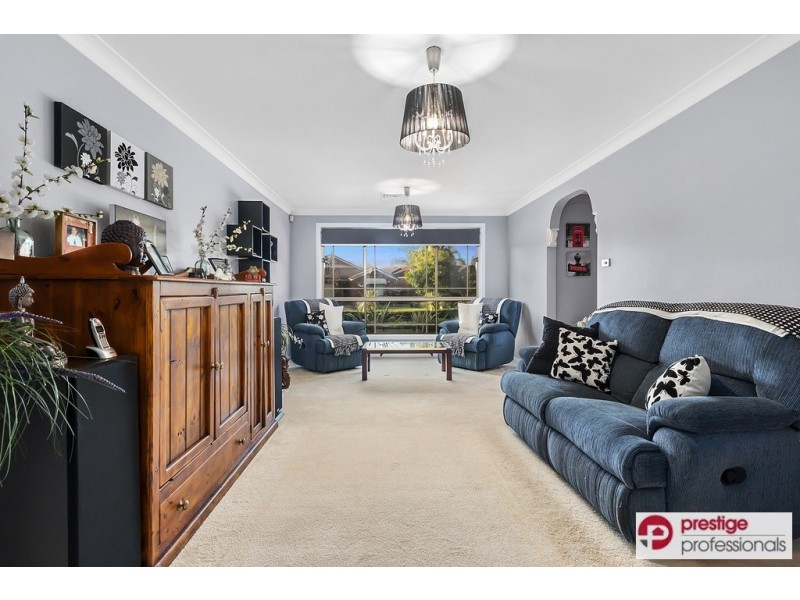 19 Jimbour Court, Wattle Grove NSW 2173