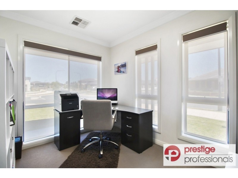 10 Conlon Avenue, Moorebank NSW 2170