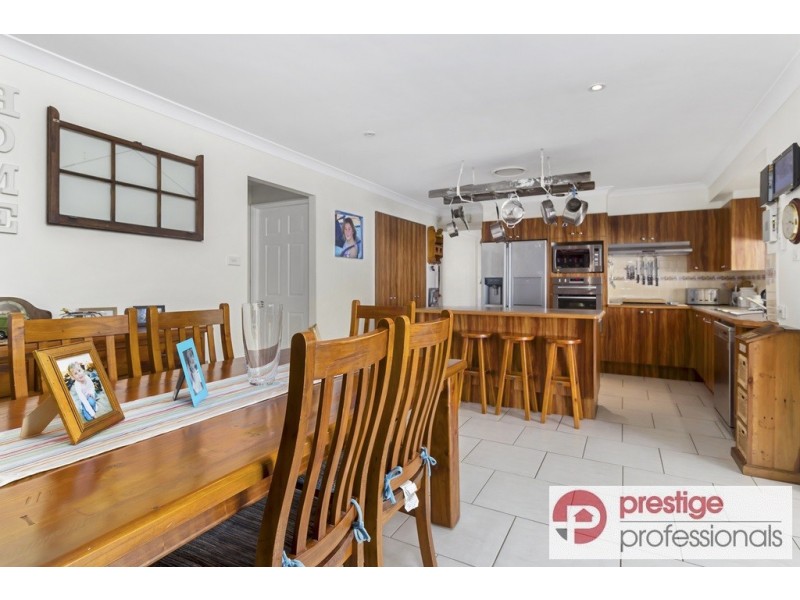 10 Somercotes Court, Wattle Grove NSW 2173