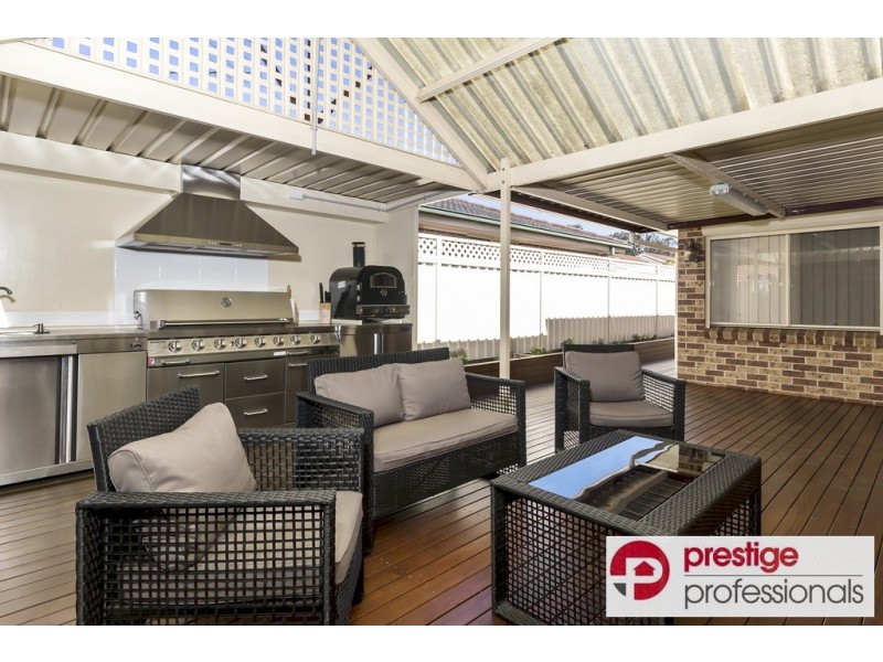 10 Somercotes Court, Wattle Grove NSW 2173