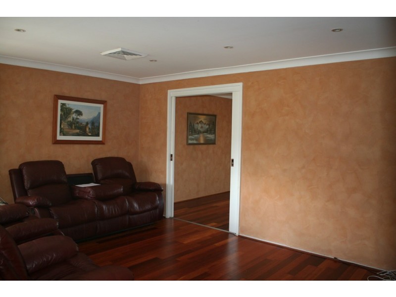 28 Ikara Crescent, Moorebank NSW 2170