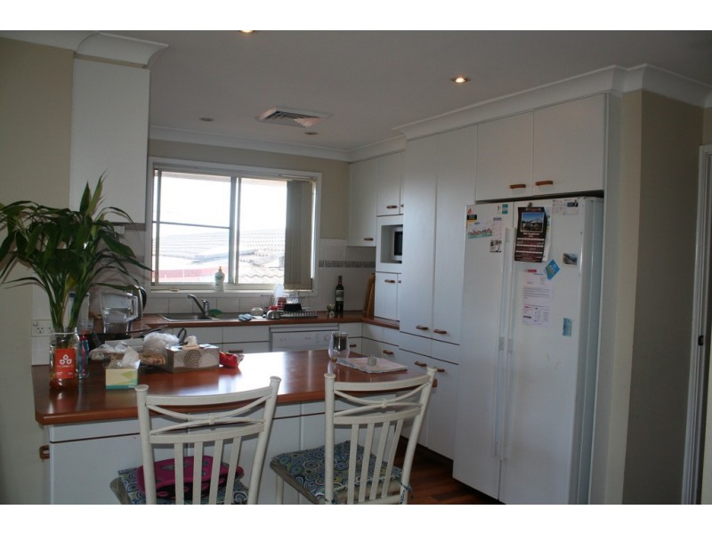 28 Ikara Crescent, Moorebank NSW 2170