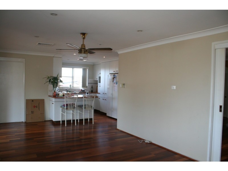 28 Ikara Crescent, Moorebank NSW 2170