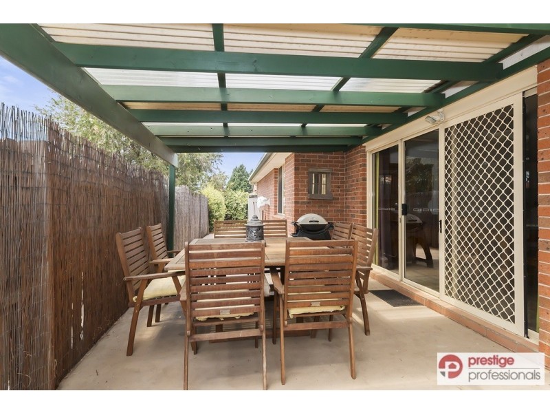 34 Morton Court, Wattle Grove NSW 2173