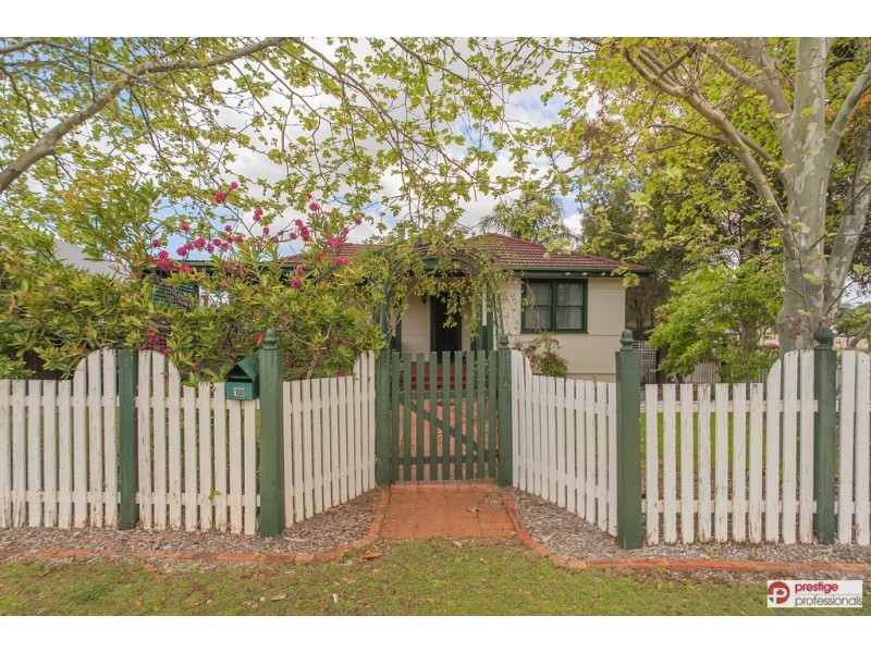 18 Bardia Parade, Holsworthy NSW 2173