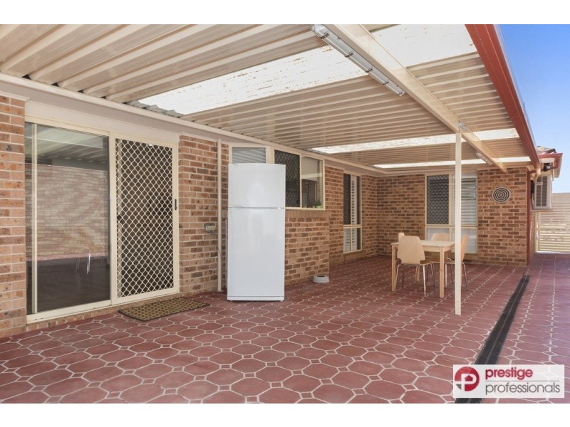 20 Glanara Court, Wattle Grove NSW 2173