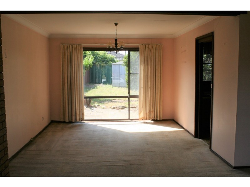 7 Ingoola Close, Moorebank NSW 2170