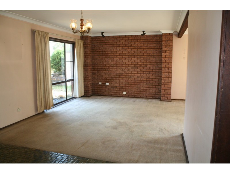 7 Ingoola Close, Moorebank NSW 2170