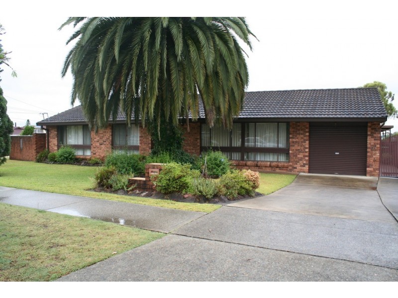 3 Magree Crescent, Chipping Norton NSW 2170