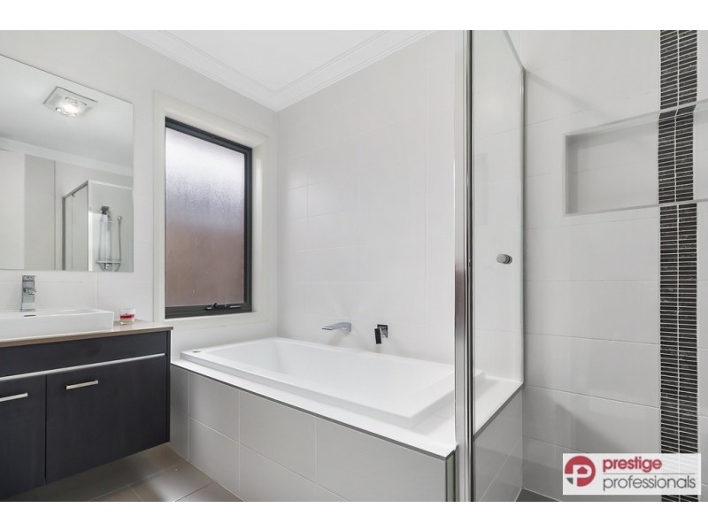 8 Cotter Lane, Moorebank NSW 2170