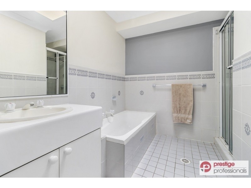 7 Murray Court, Wattle Grove NSW 2173