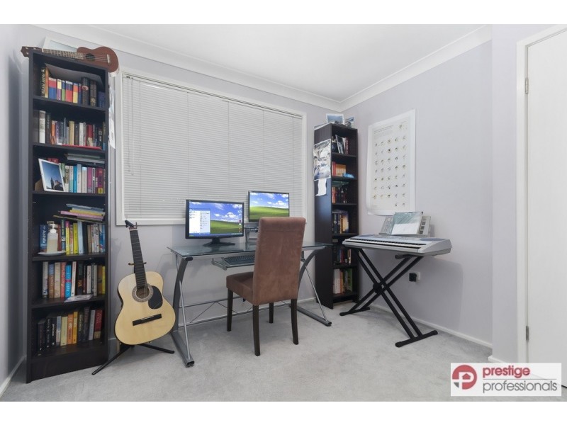 7 Murray Court, Wattle Grove NSW 2173