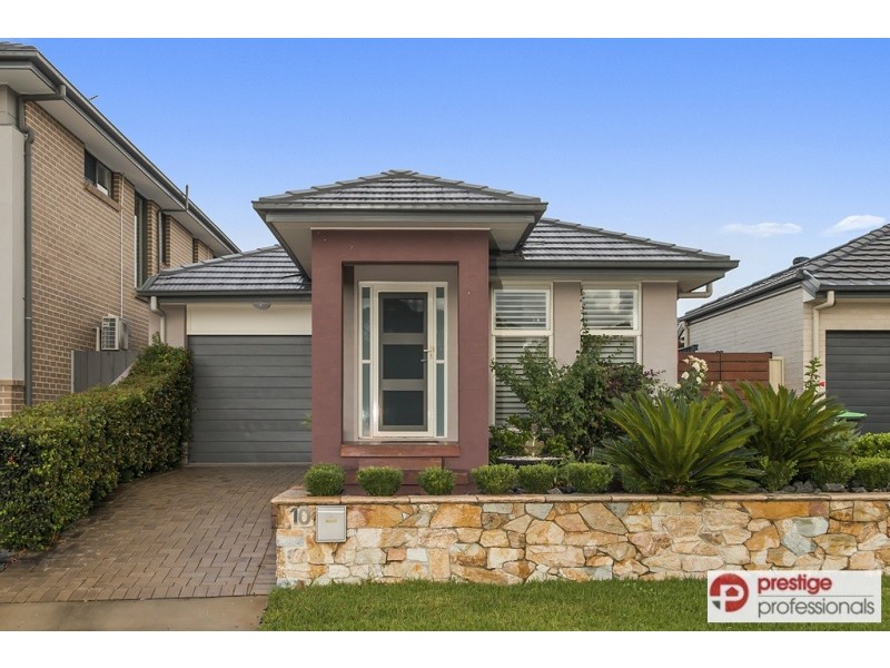 10 Bushview Lane, Moorebank NSW 2170