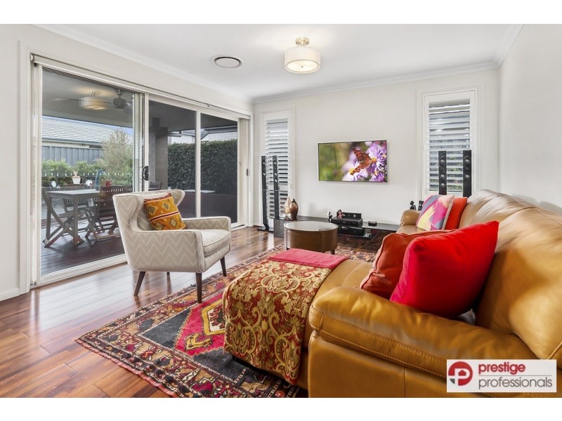 10 Bushview Lane, Moorebank NSW 2170