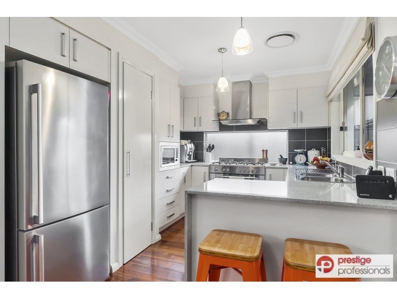 10 Bushview Lane, Moorebank NSW 2170