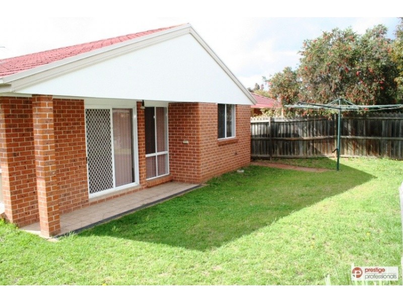 39 Daintree Drive, Wattle Grove NSW 2173