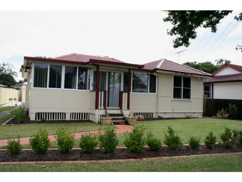 14 Brallos Avenue, Holsworthy NSW 2173