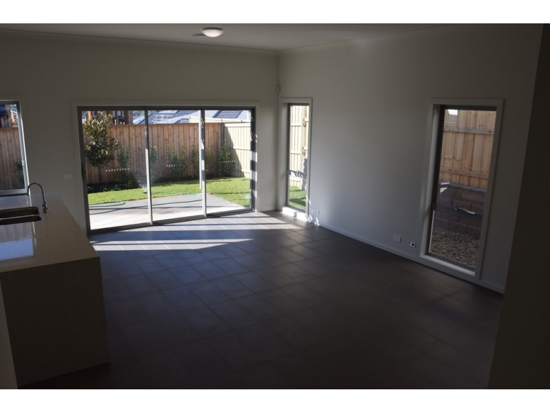 47 Greenview Drive, Moorebank NSW 2170