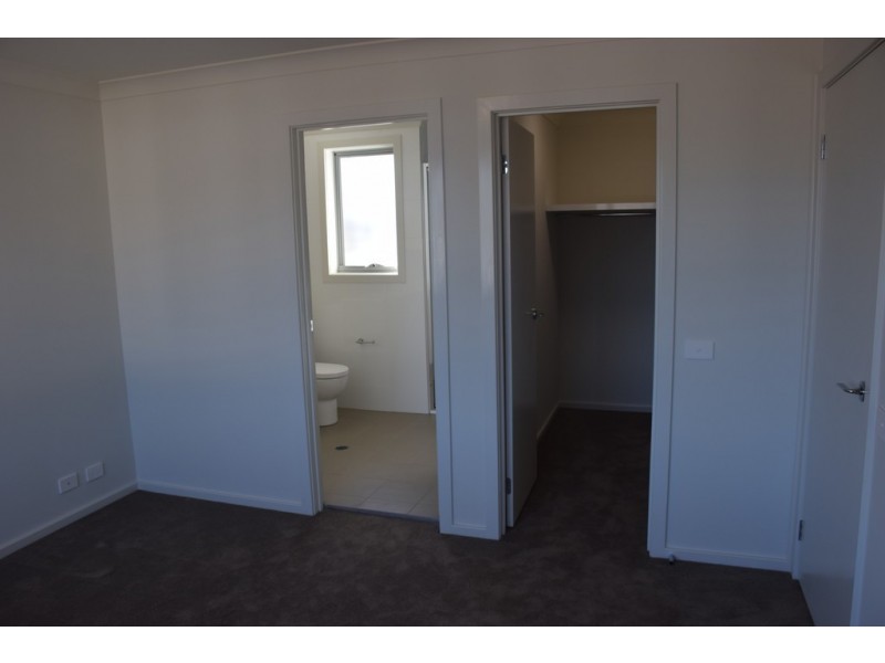 47 Greenview Drive, Moorebank NSW 2170