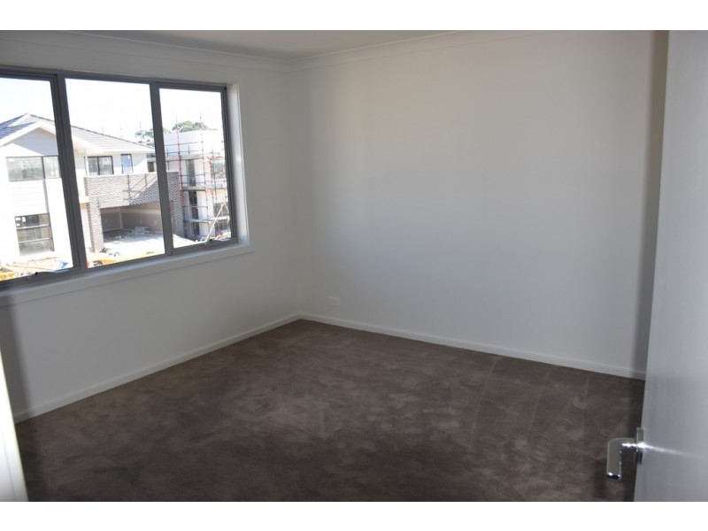 47 Greenview Drive, Moorebank NSW 2170