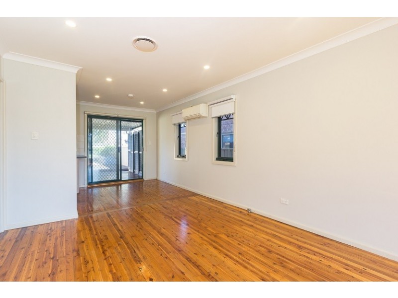 6 Damour Street, Holsworthy NSW 2173