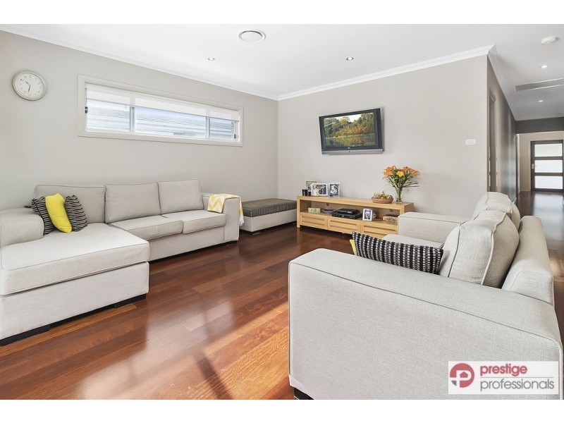 28 Bushview Lane, Moorebank NSW 2170