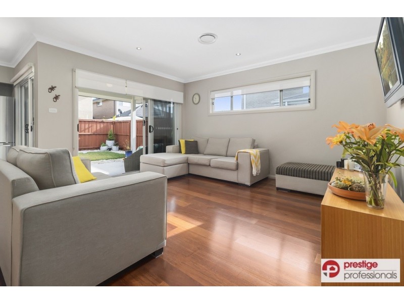 28 Bushview Lane, Moorebank NSW 2170