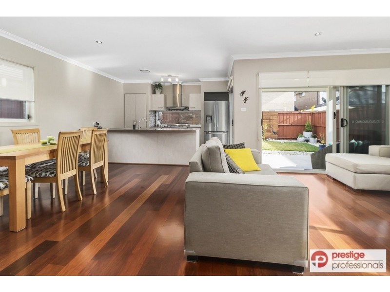 28 Bushview Lane, Moorebank NSW 2170