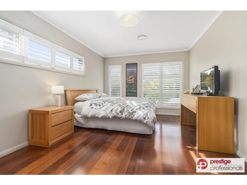 28 Bushview Lane, Moorebank NSW 2170