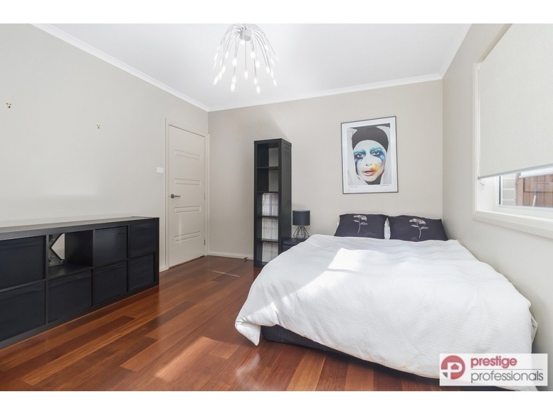 28 Bushview Lane, Moorebank NSW 2170