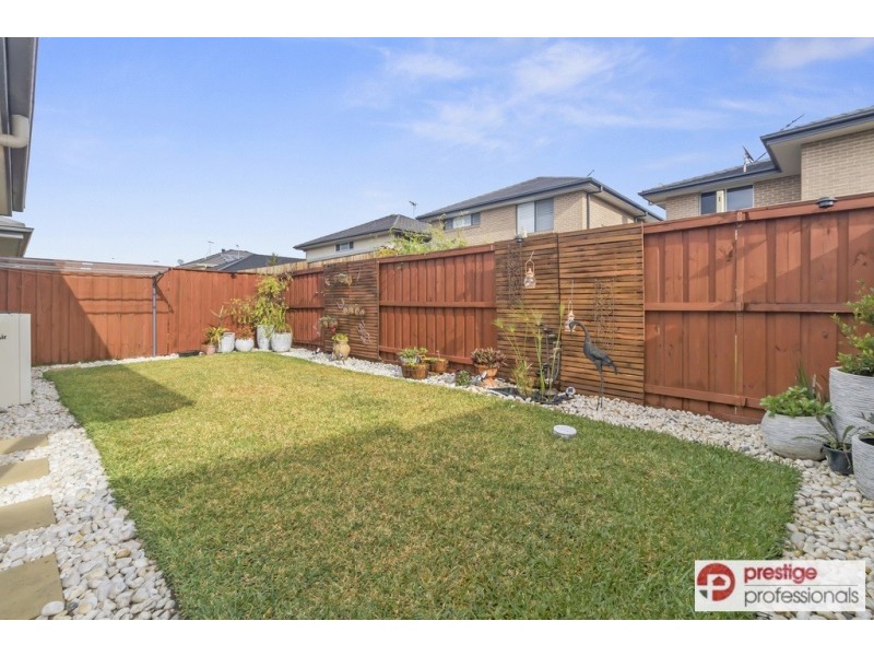 28 Bushview Lane, Moorebank NSW 2170