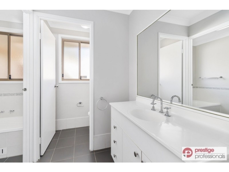 15 Merrang Court, Wattle Grove NSW 2173