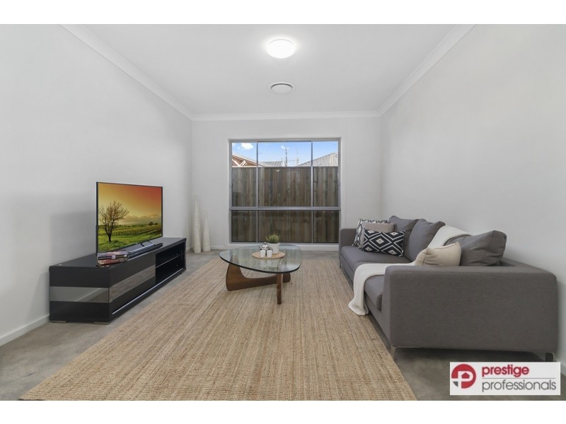 16 Desmond Avenue, Moorebank NSW 2170