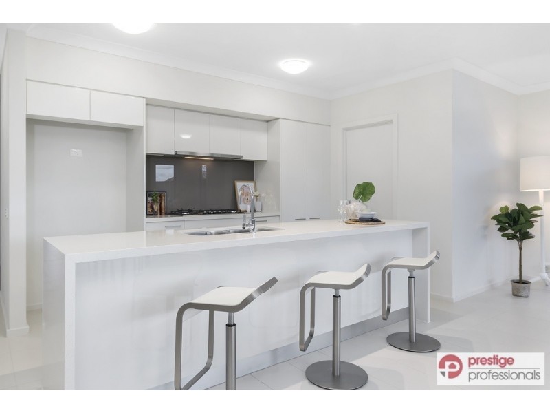 16 Desmond Avenue, Moorebank NSW 2170