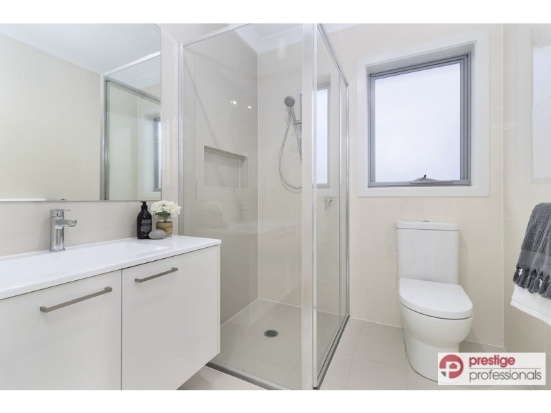 16 Desmond Avenue, Moorebank NSW 2170