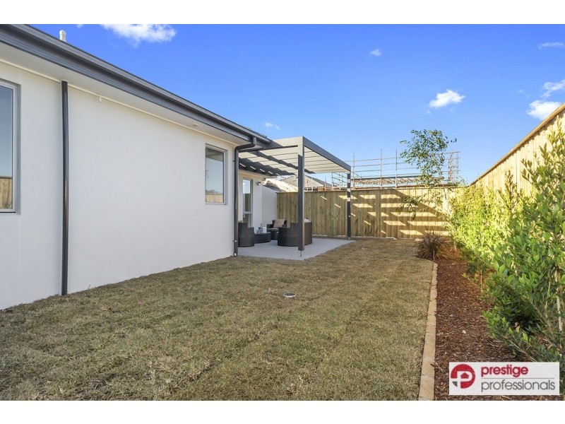 16 Desmond Avenue, Moorebank NSW 2170