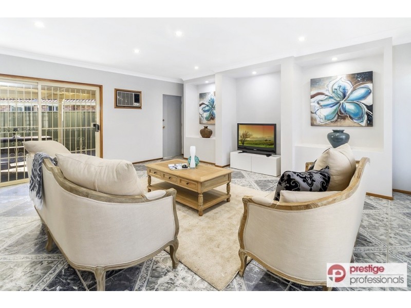 8 Pedder Court, Wattle Grove NSW 2173