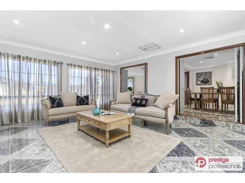 8 Pedder Court, Wattle Grove NSW 2173