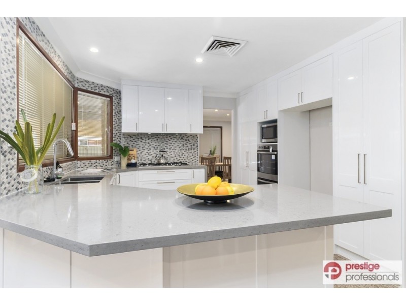 8 Pedder Court, Wattle Grove NSW 2173