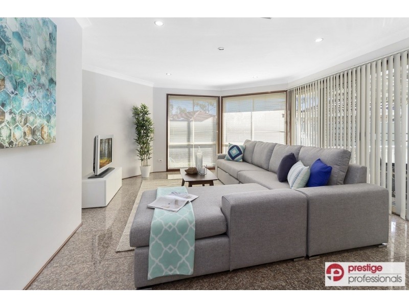 8 Pedder Court, Wattle Grove NSW 2173