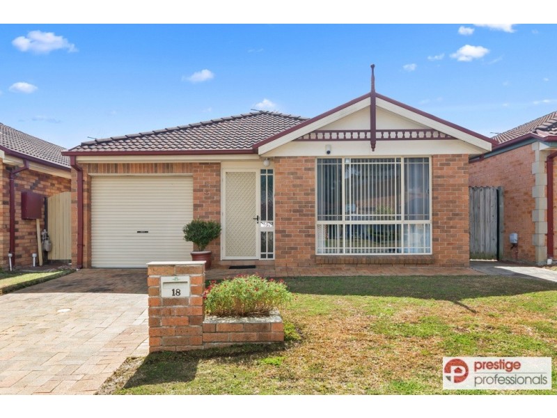 18 Jimbour Court, Wattle Grove NSW 2173