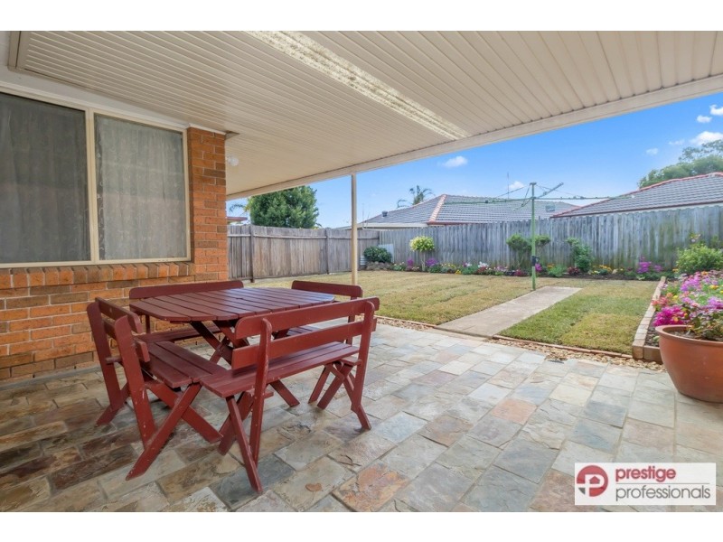 18 Jimbour Court, Wattle Grove NSW 2173