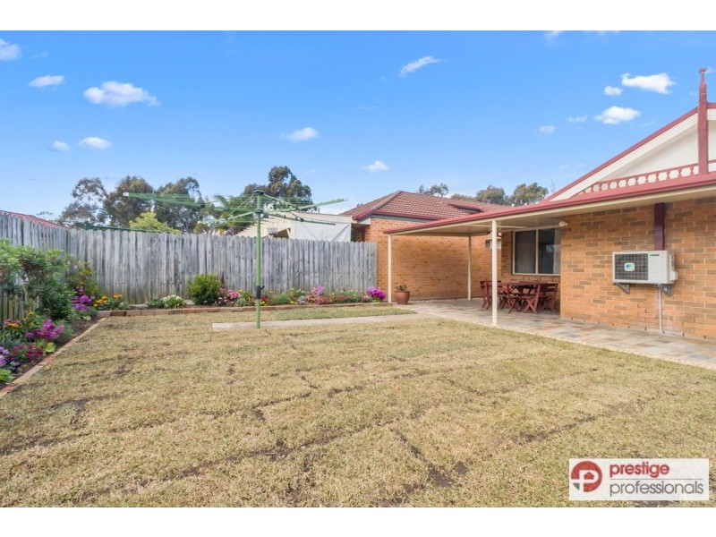 18 Jimbour Court, Wattle Grove NSW 2173