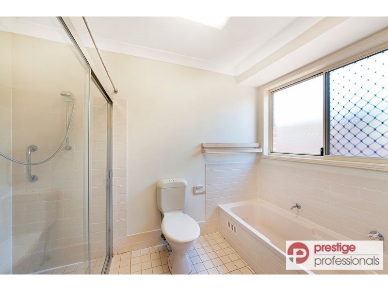 7 Yallum Court, Wattle Grove NSW 2173