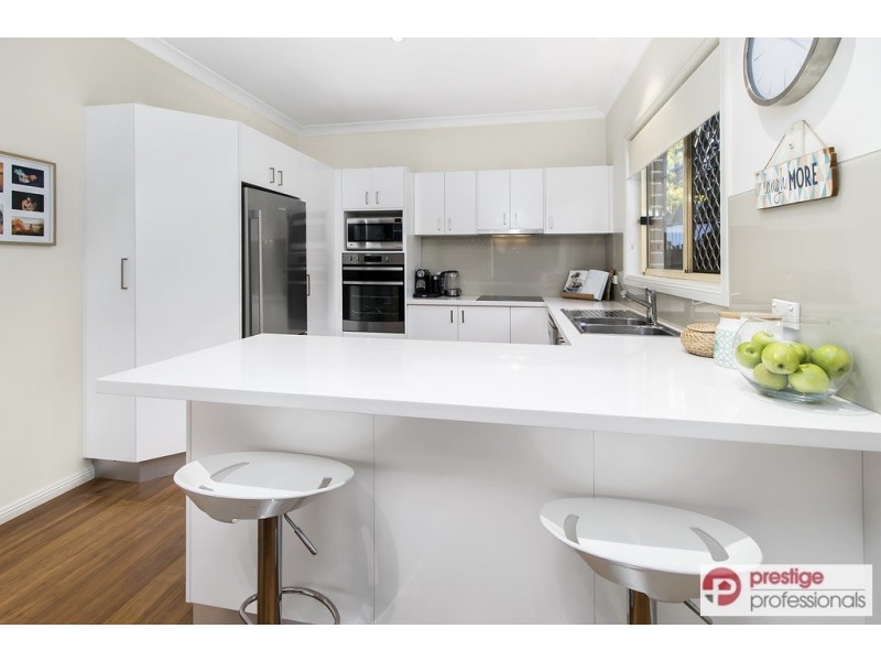 6 Eildon Court, Wattle Grove NSW 2173