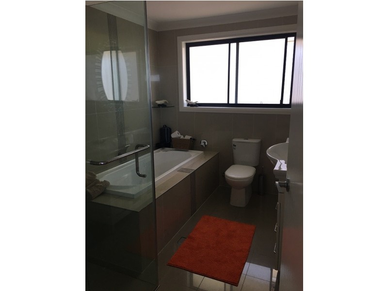 12 Lilli Pilli Drive, Pleasure Point NSW 2172