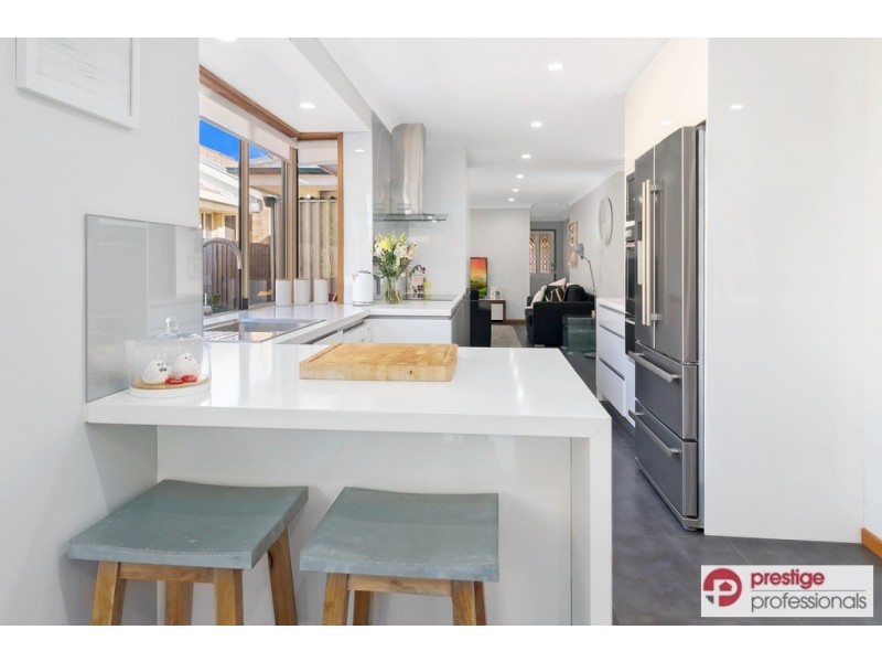 11 Kew Gardens Court, Wattle Grove NSW 2173