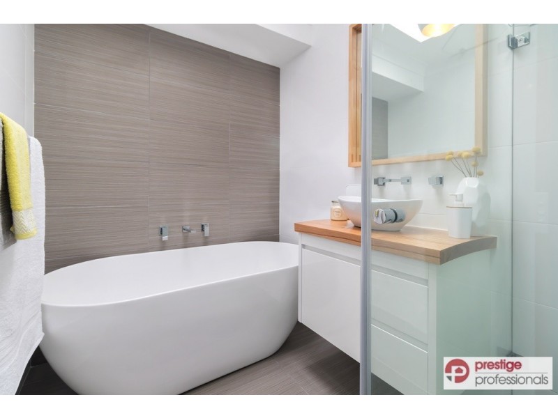 11 Kew Gardens Court, Wattle Grove NSW 2173