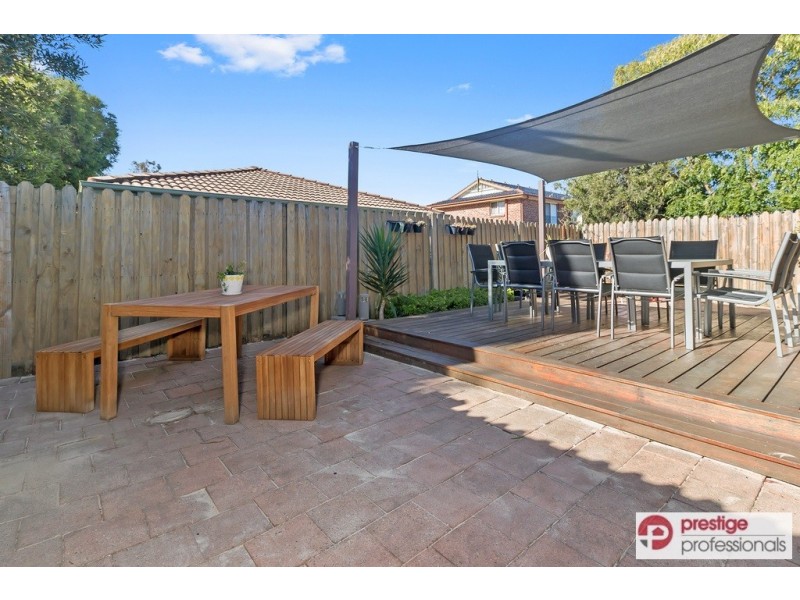 11 Kew Gardens Court, Wattle Grove NSW 2173