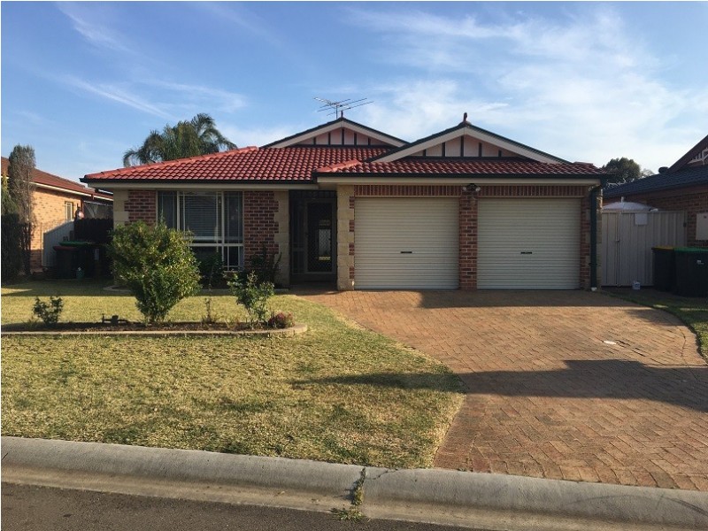 18 Gracemere Court, Wattle Grove NSW 2173